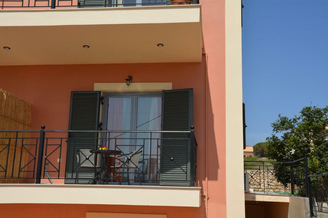 Lotus Sea View Studio Apartment 2 Lixouri Eksteriør billede
